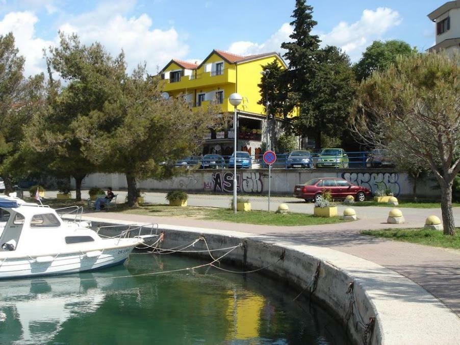 Pansion Ribica Hotel Crikvenica Buitenkant foto