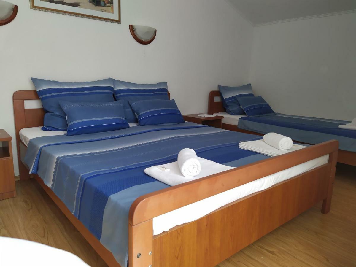 Pansion Ribica Hotel Crikvenica Buitenkant foto